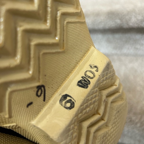 Vintage Sorel Manitou Lace Up Boots. Wool liner with faux fur trim. Y2K. Winter - Picture 11 of 17